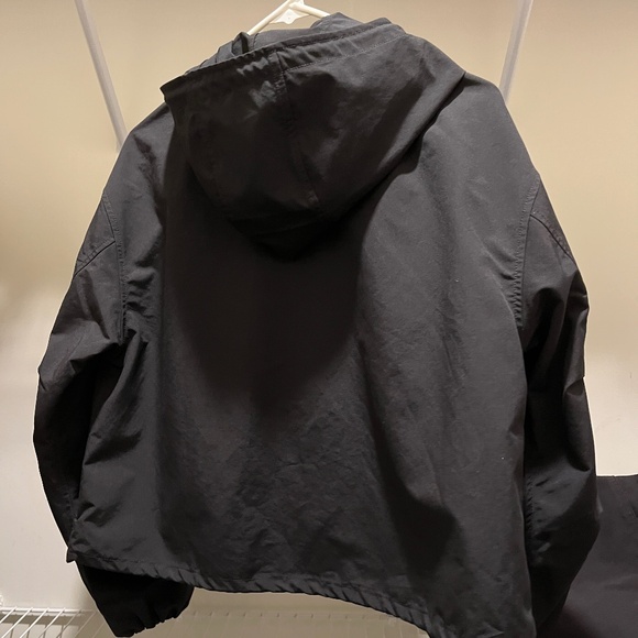 Brand new uniqlo parka - Picture 4 of 5